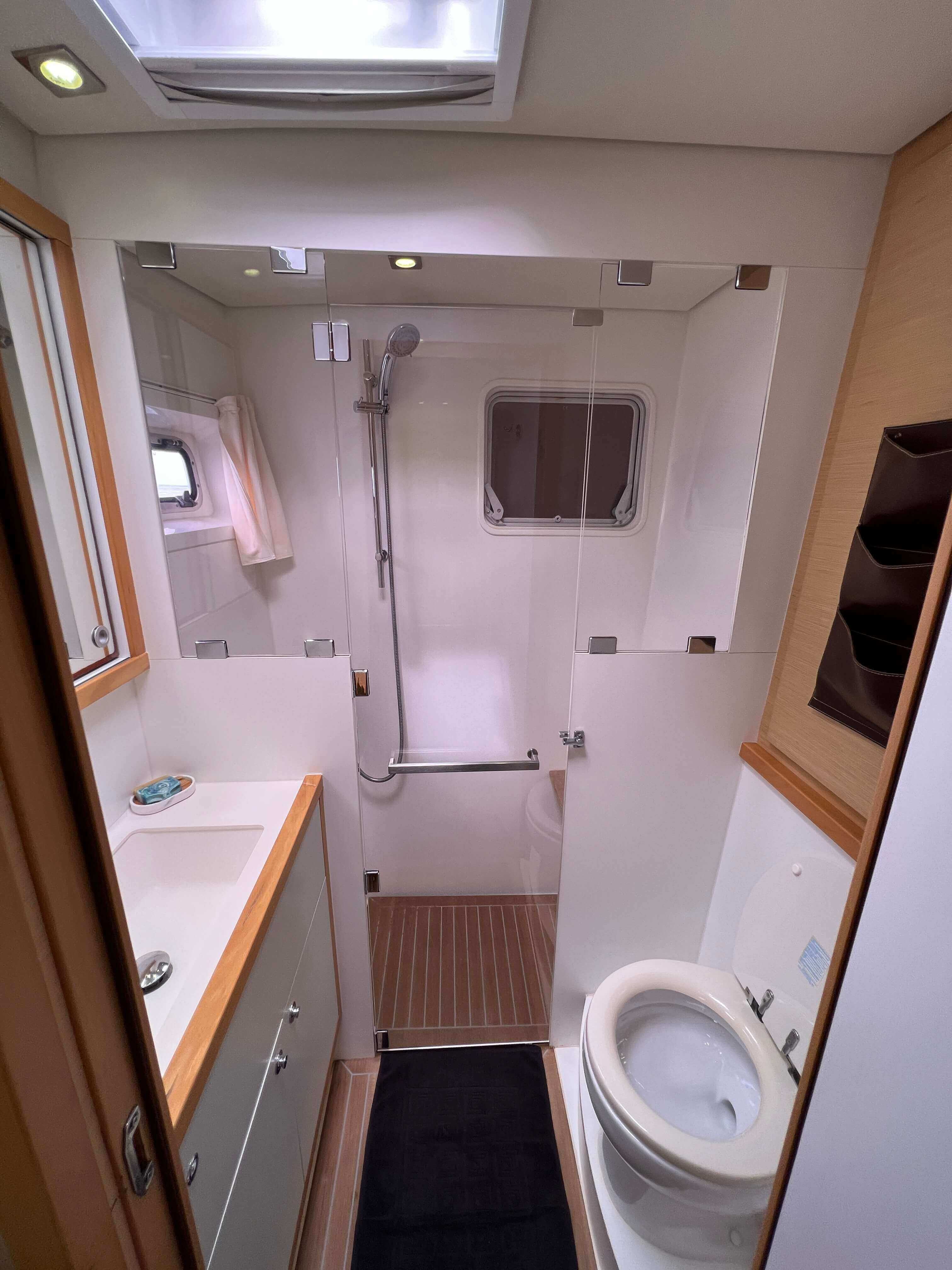 bathroom cabin OOSEVEN