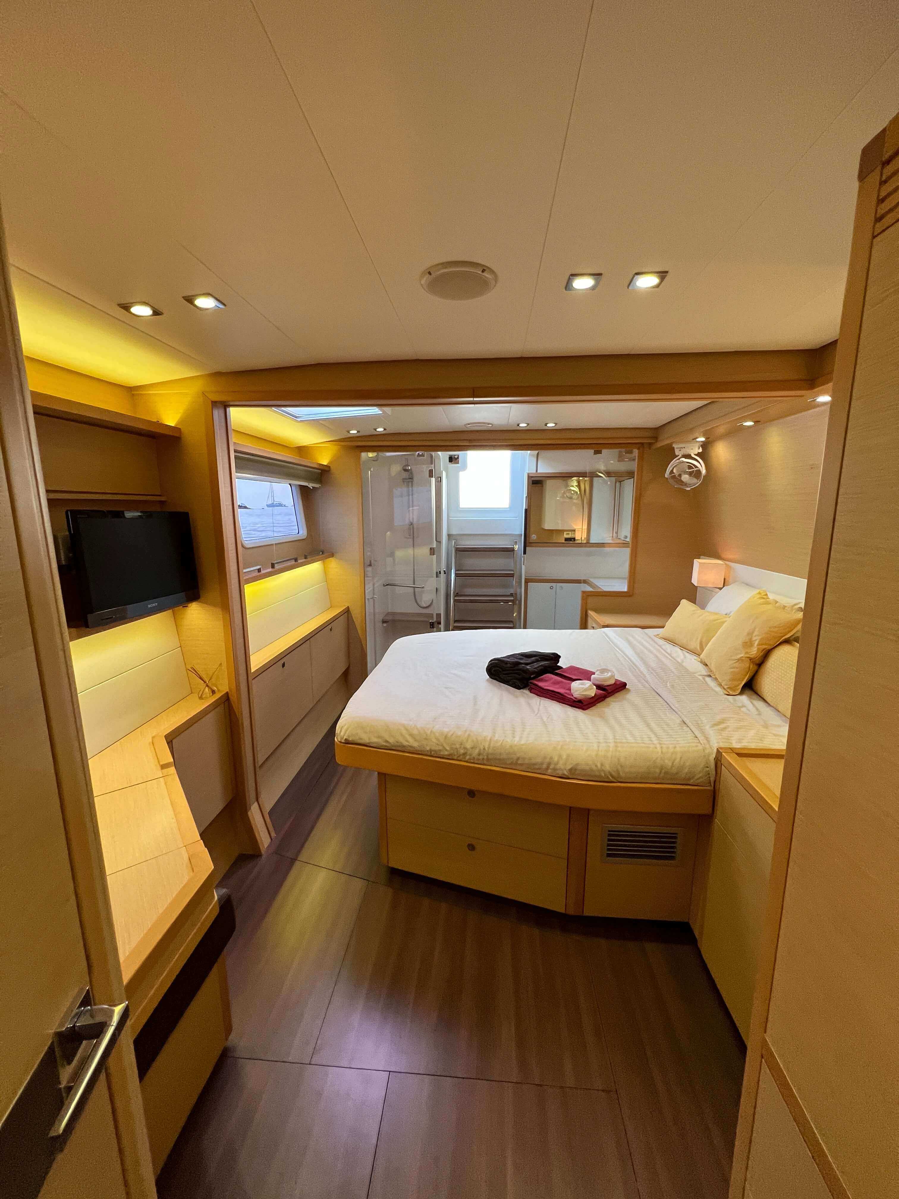 Master cabin OOSEVEN