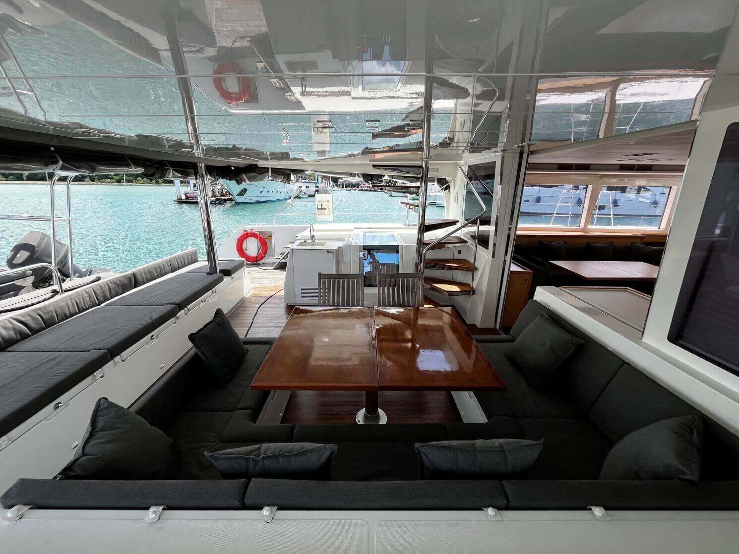 Outisde saloon OOSEVEN